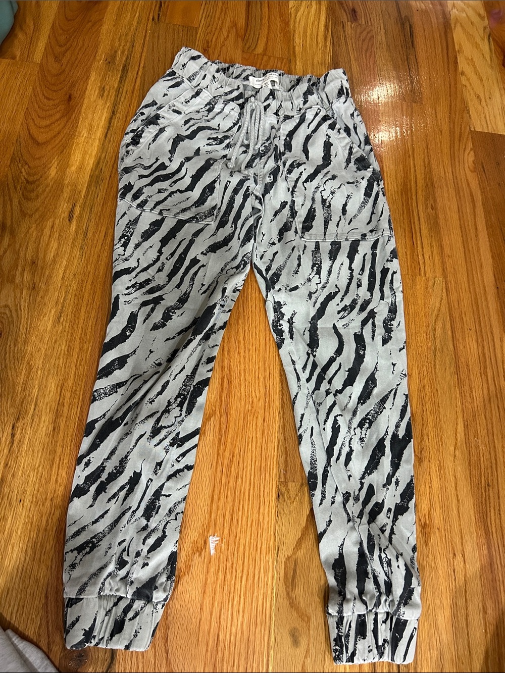 Cloth & Stone for Anthropologie Black & Gray Zebra-Print Jogger Pants
